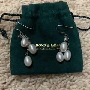 Pearl drop earrings